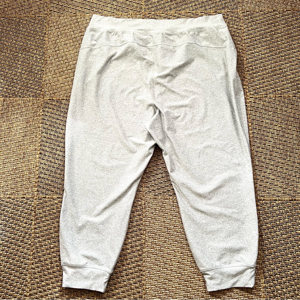 Old Navy Cloud+ Joggers 3X Plus - Picture 2 of 3
